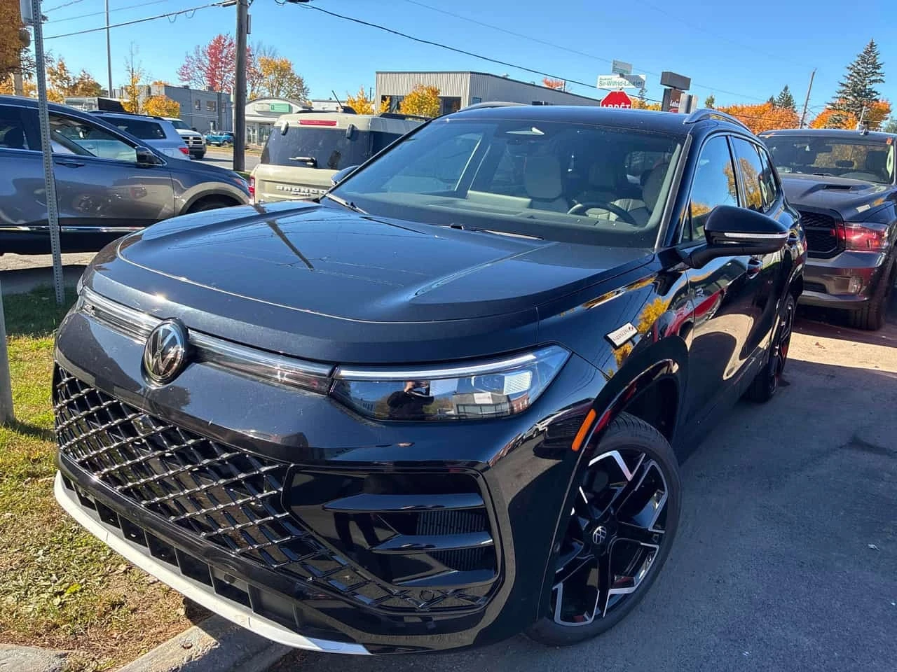 VW Tiguan * Highline Turbo R Line * CARFAX * ����� �� ������ | Mobile.bg � ����������� 1