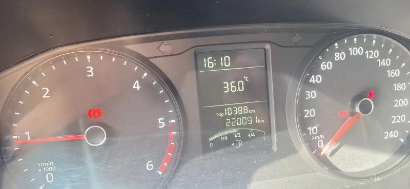 VW Transporter 2.0 TDI 102hp, снимка 12 - Бусове и автобуси - 51656884