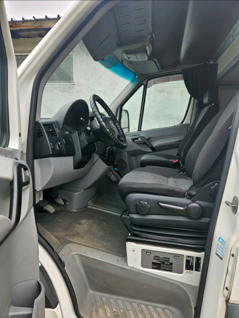 VW Crafter Легло, темпомат , климатик, печка, снимка 4 - Бусове и автобуси - 53597746
