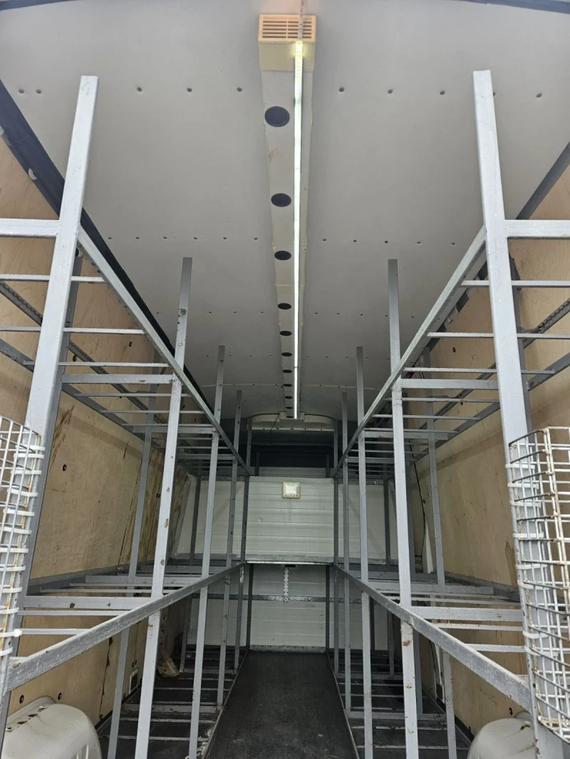 VW Crafter Легло, темпомат , климатик, печка, снимка 9 - Бусове и автобуси - 53597746