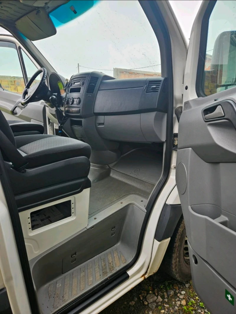 VW Crafter Легло, темпомат , климатик, печка, снимка 5 - Бусове и автобуси - 53597746