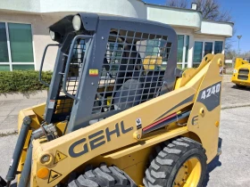 Мини челни товарачи GEHL 4240 E  Series, снимка 13