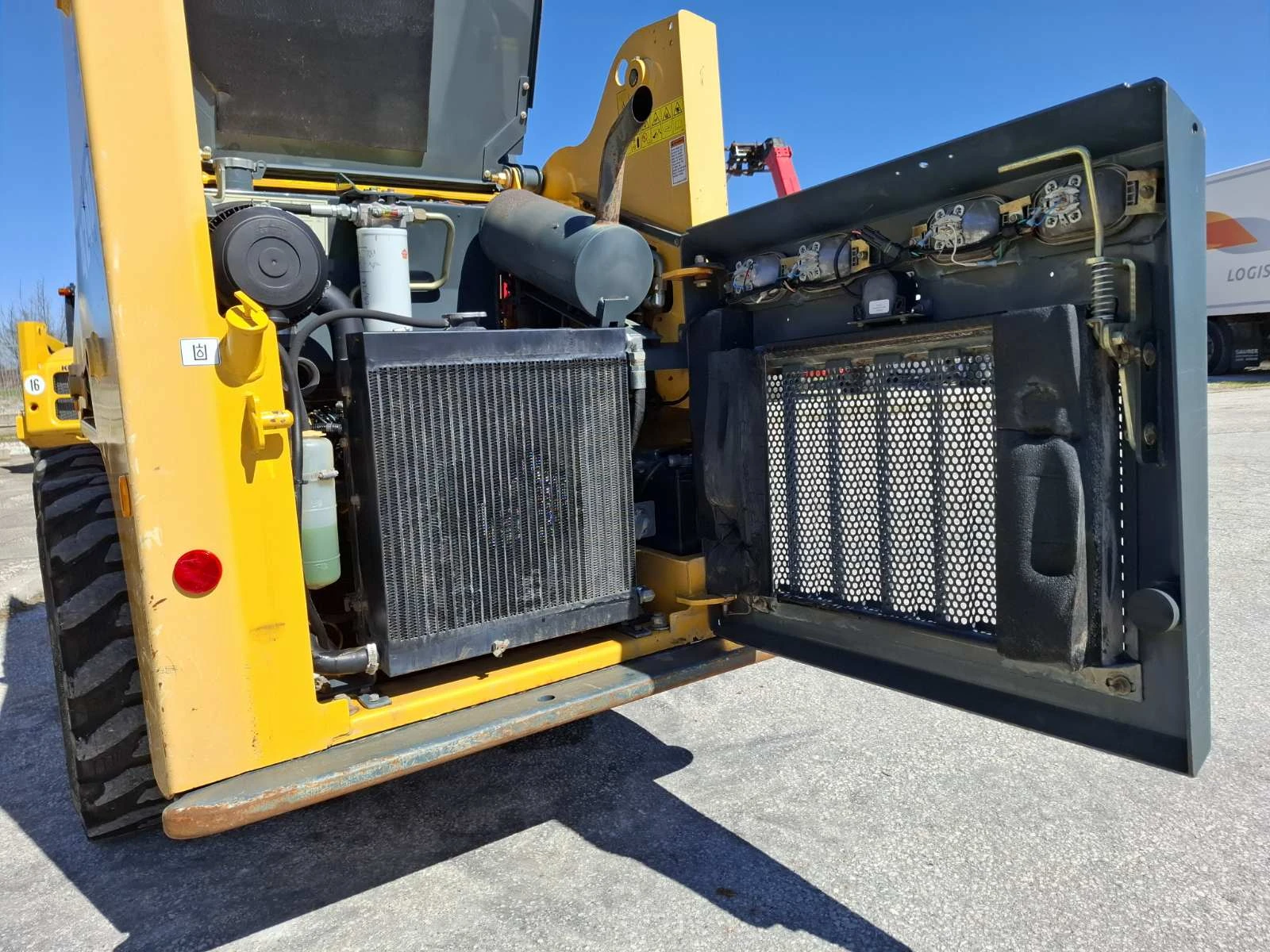    GEHL 4240 E  Series | Mobile.bg   16