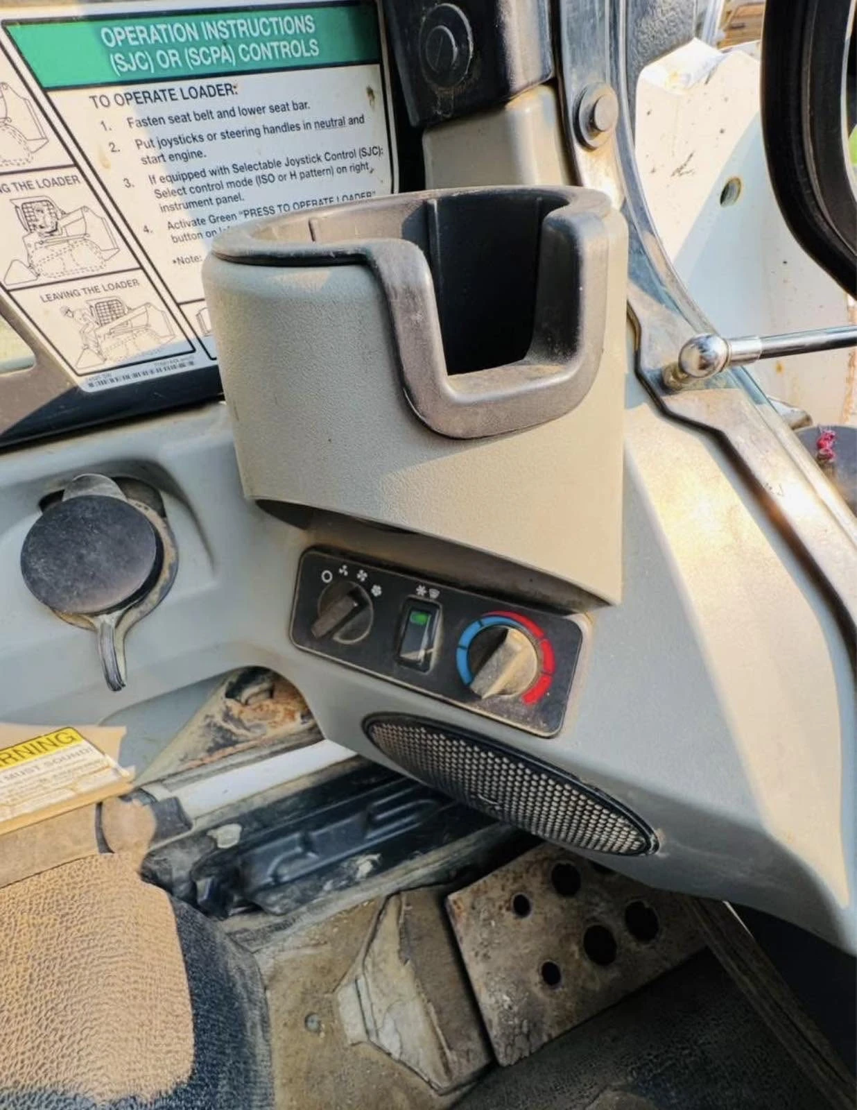 Мини челни товарачи Bobcat S650 ПЕРФЕКТЕН, снимка 6 - Индустриална техника - 55826999