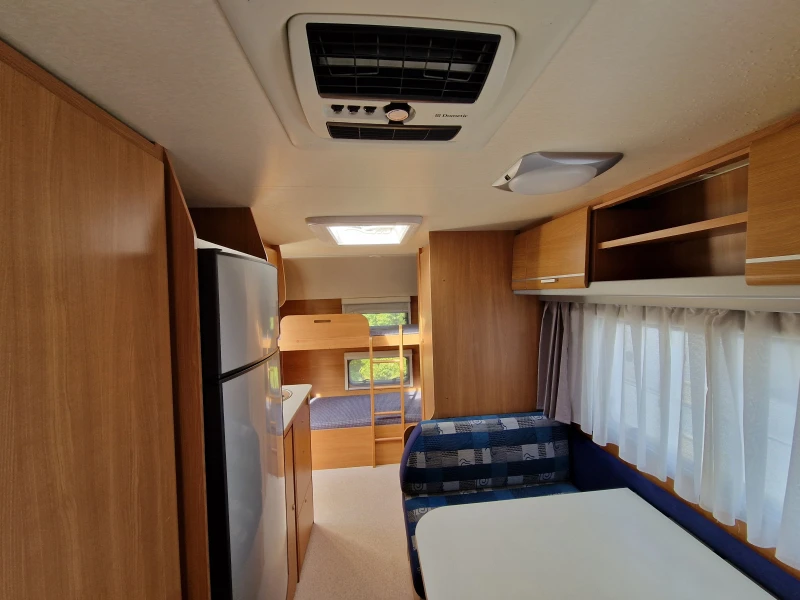 Каравана Adria Aviva 490CP + Климатик, снимка 15 - Каравани и кемпери - 48059626