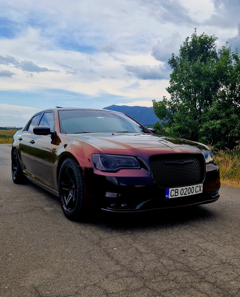 Chrysler 300c, снимка 1 - Автомобили и джипове - 48448423