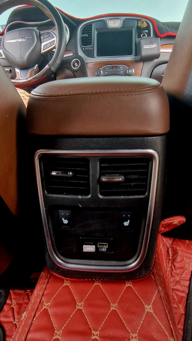 Chrysler 300c, снимка 17 - Автомобили и джипове - 46405856