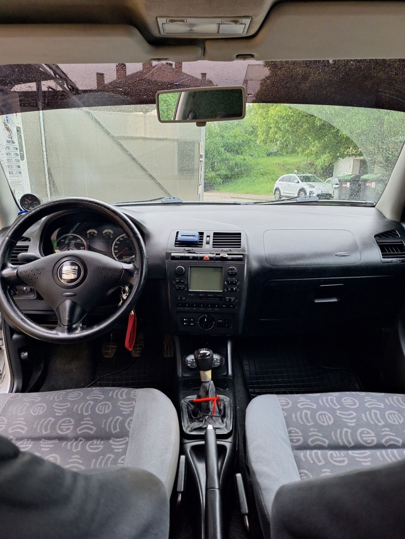Seat Ibiza, снимка 8 - Автомобили и джипове - 46418126
