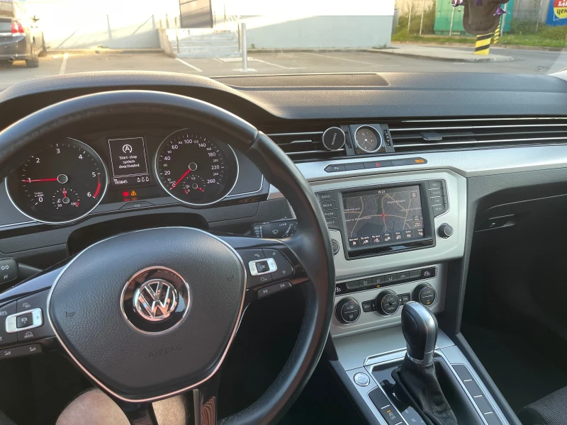 VW Passat, снимка 8 - Автомобили и джипове - 47127028