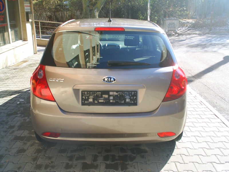 Kia Ceed 1.4 16V 105k.c., снимка 5 - Автомобили и джипове - 48079599