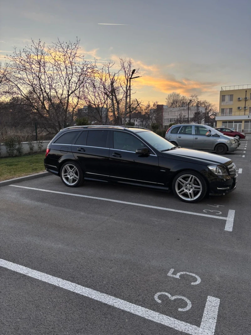 Mercedes-Benz C 300 AMG Packet 4 Matic, снимка 15 - Автомобили и джипове - 48638758