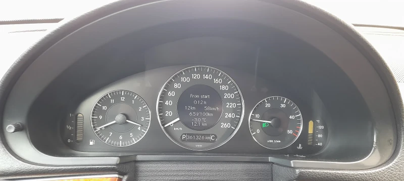 Mercedes-Benz E 220 Елеганс, снимка 14 - Автомобили и джипове - 48743439