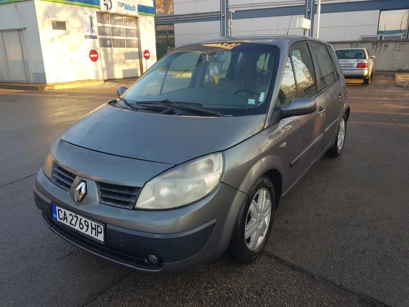 Renault Scenic 2.0i-16V, снимка 9 - Автомобили и джипове - 51292111