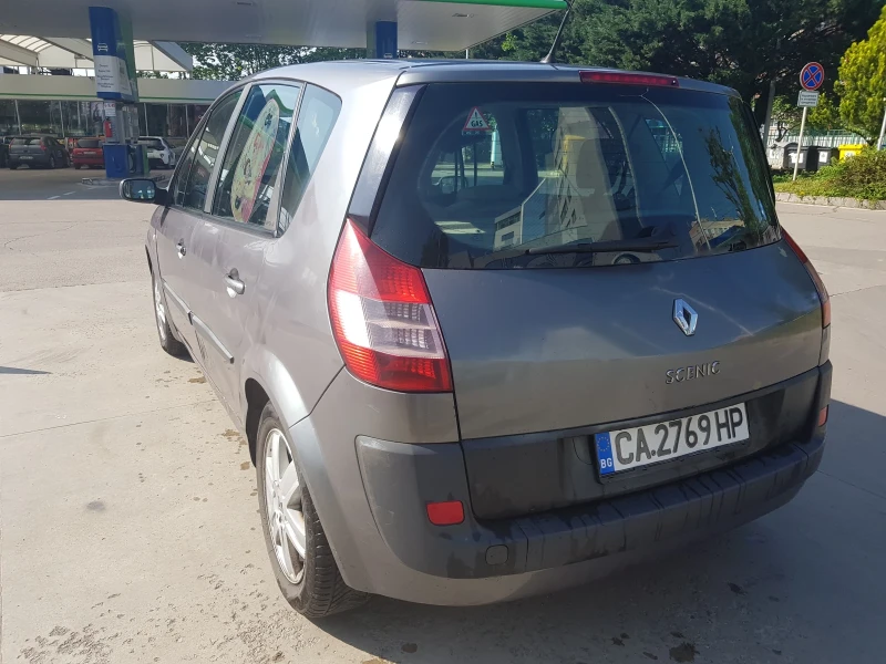 Renault Scenic 2.0i-16V, снимка 4 - Автомобили и джипове - 51292111