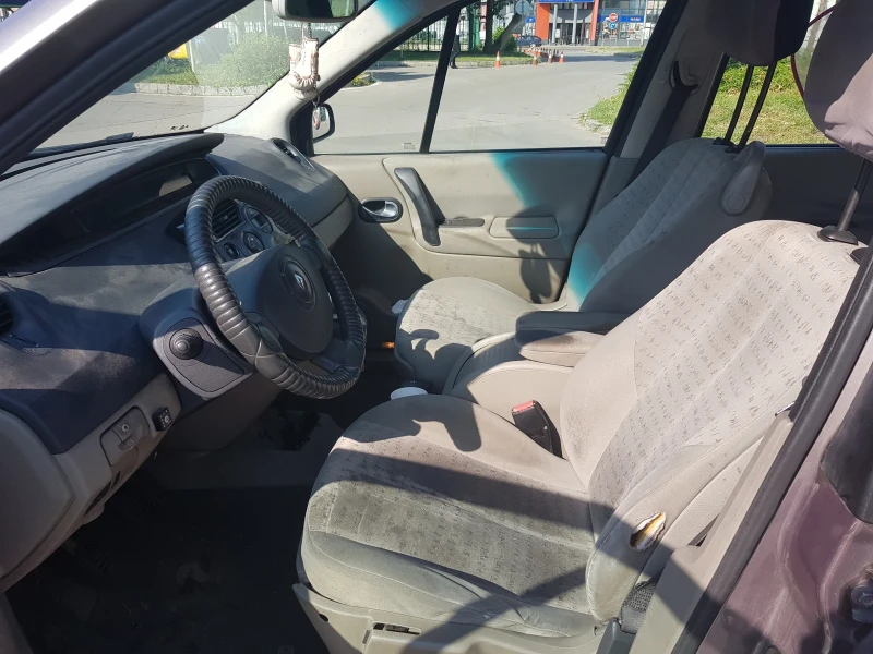 Renault Scenic 2.0i-16V, снимка 5 - Автомобили и джипове - 51292111