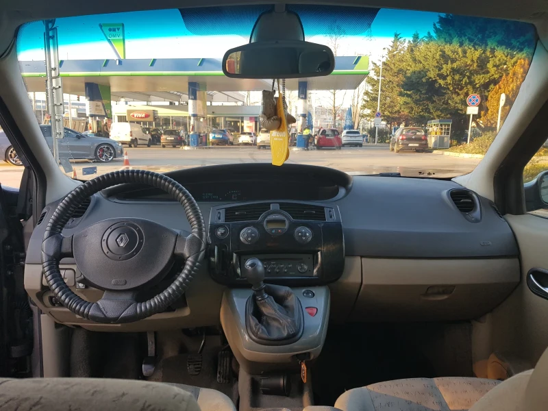 Renault Scenic 2.0i-16V, снимка 5 - Автомобили и джипове - 51292111