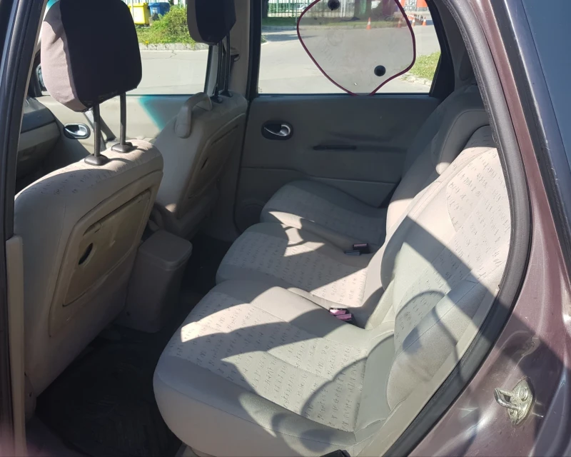 Renault Scenic 2.0i-16V, снимка 12 - Автомобили и джипове - 51292111