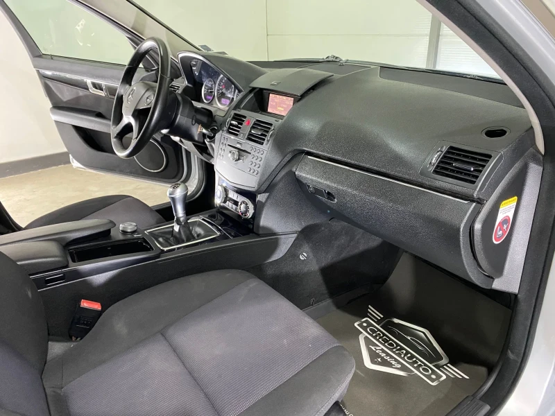 Mercedes-Benz C 200, снимка 9 - Автомобили и джипове - 51270775
