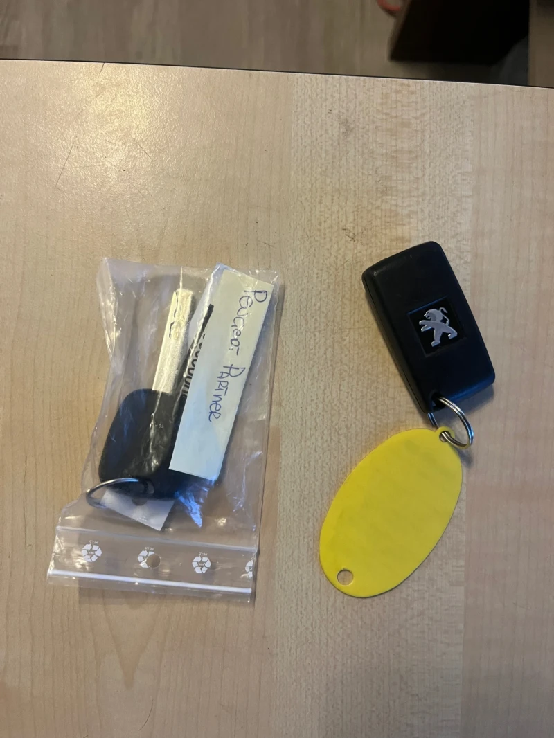 Peugeot Partner 1.6 BHDi, снимка 16 - Автомобили и джипове - 51828476