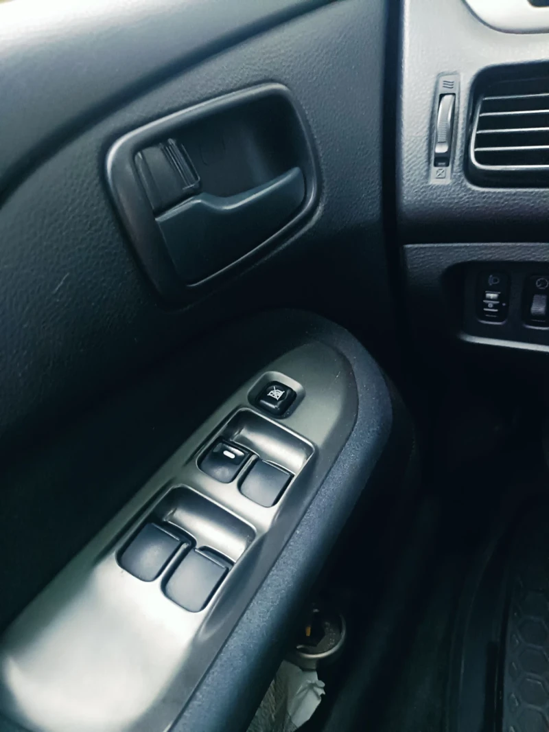 Mitsubishi Lancer 1.6i АГУ Swiss, снимка 11 - Автомобили и джипове - 52748762