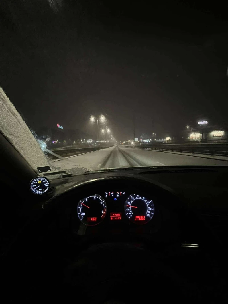 VW Golf 1.9 TDI, снимка 7 - Автомобили и джипове - 52322093