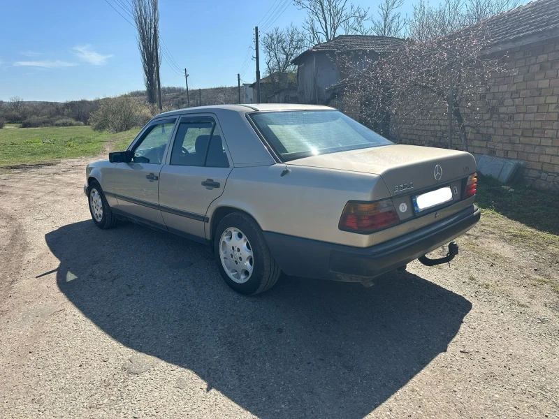 Mercedes-Benz 124, снимка 3 - Автомобили и джипове - 53293442