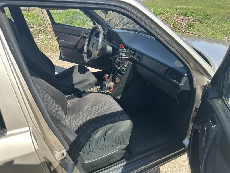 Mercedes-Benz 124, снимка 8 - Автомобили и джипове - 53293442