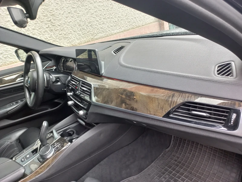 BMW 540 I  Xdrive 45000km, снимка 16 - Автомобили и джипове - 53331574