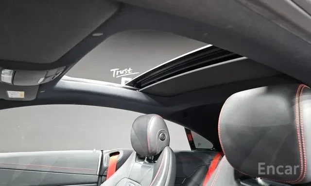 Mercedes-Benz E 53 AMG Coupe Обдухване Дистроник 360 Head Up, снимка 16 - Автомобили и джипове - 55683028