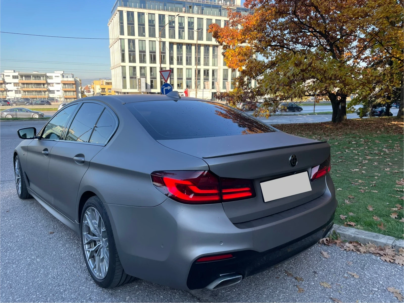 BMW 530 XDrive 3.0d.HUD.360.Лизинг  - изображение 5