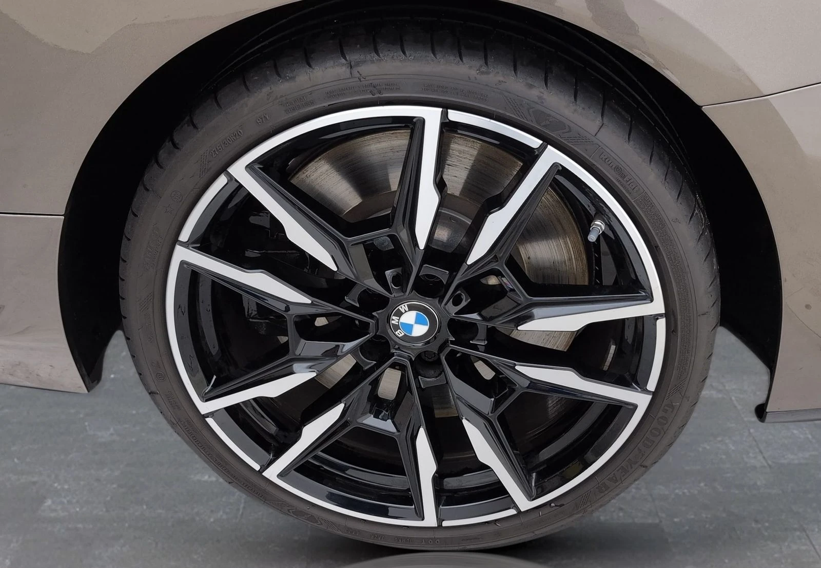 BMW 850 i M xDrive = Shadow Line= Carbon Roof Гаранция - изображение 4