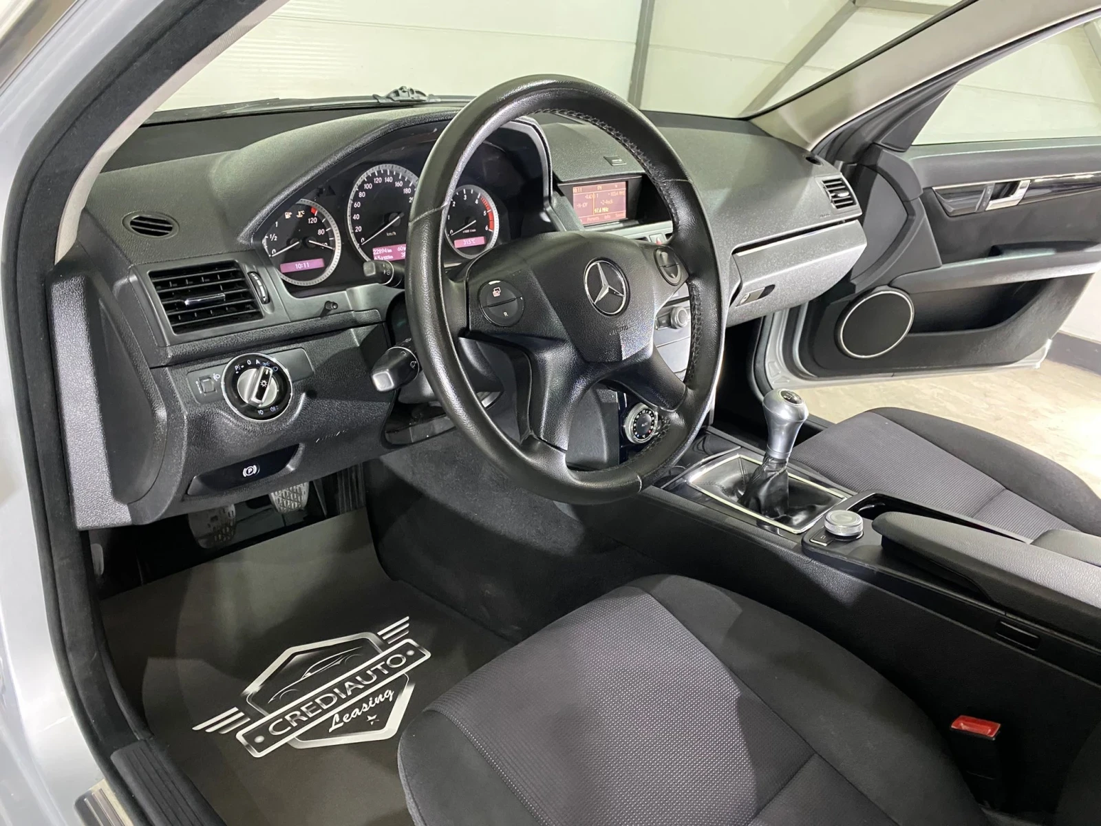 Mercedes-Benz C 200  - изображение 7