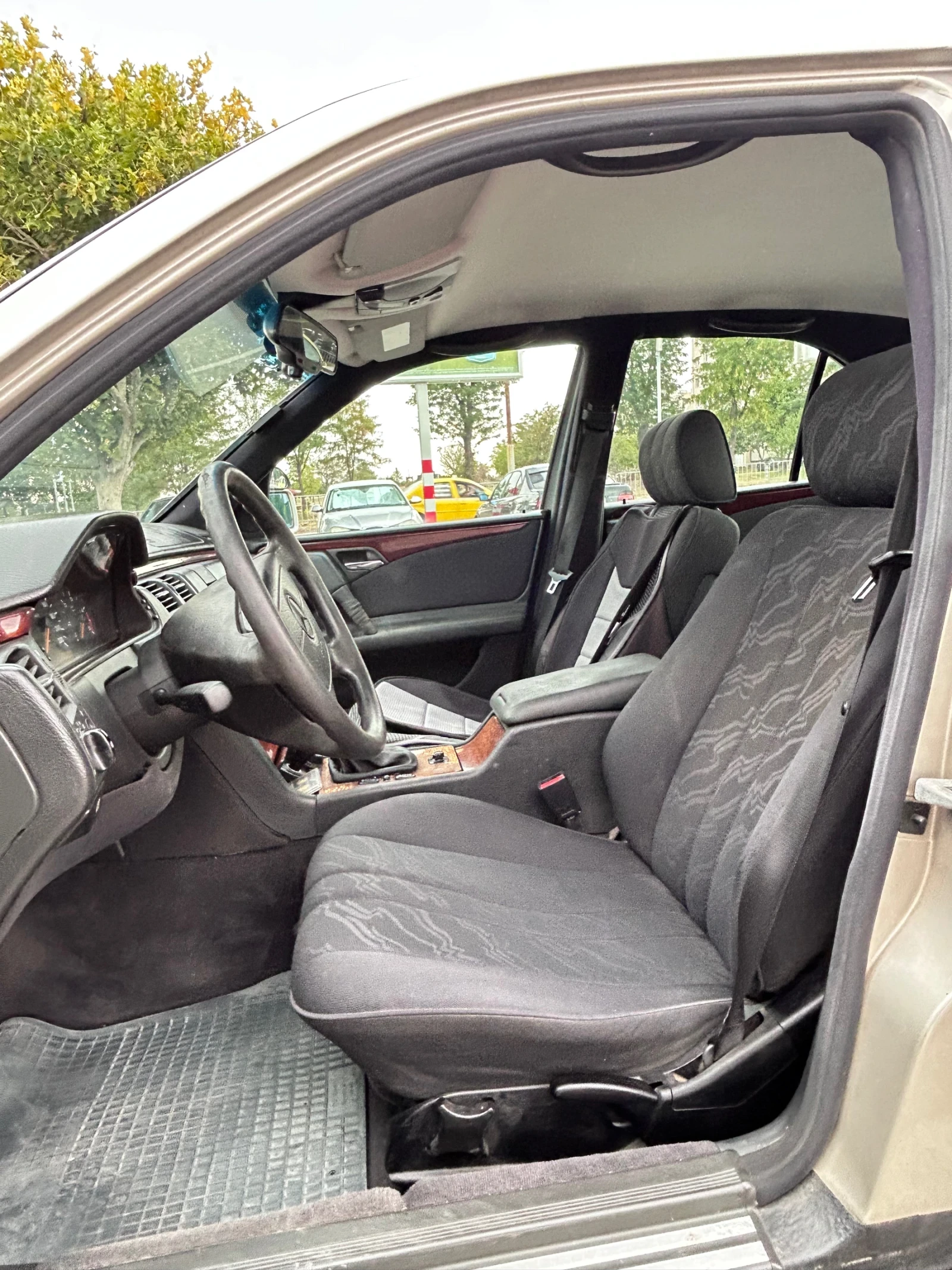 Mercedes-Benz E 290 2.9 дизел - изображение 8