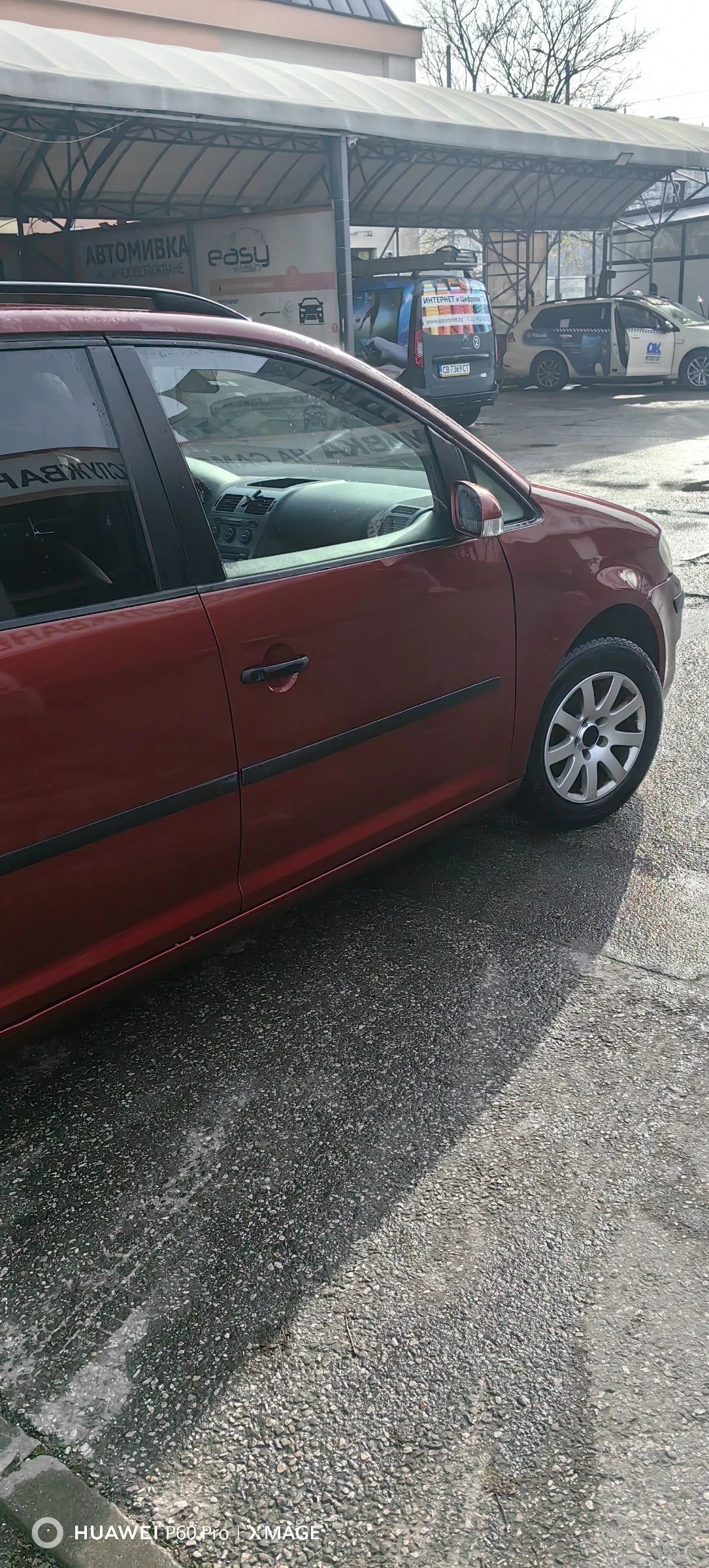 VW Touran Фабричен метан, снимка 5 - Автомобили и джипове - 52630025