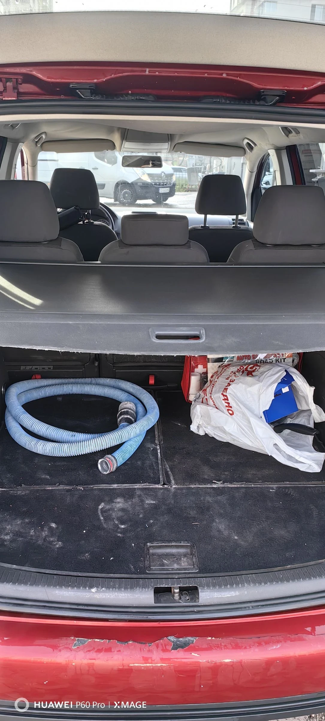 VW Touran Фабричен метан, снимка 14 - Автомобили и джипове - 52630025