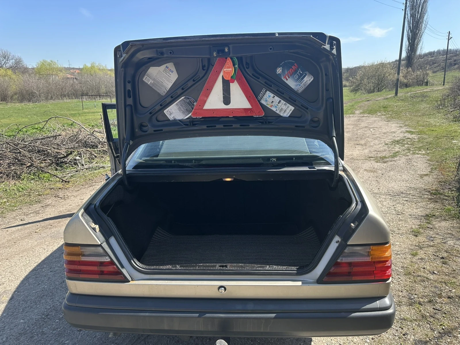 Mercedes-Benz 124  - изображение 5