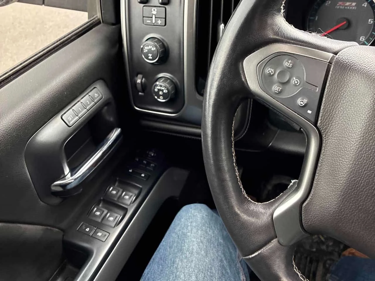 Chevrolet Silverado * LTZ * 2 КЛЮЧА* PANO* ПОДГРЕВ* KEYLESS* , снимка 15 - Автомобили и джипове - 53906412