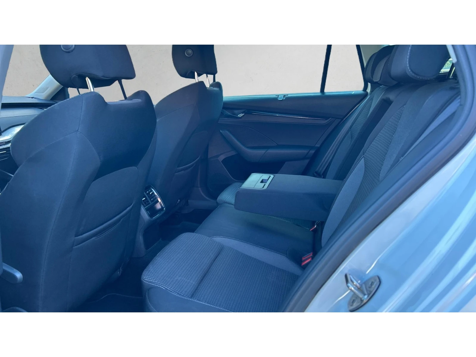 Skoda Octavia 2. 0 TDi DSG 150 k. c., Месечна вноска от 255  , снимка 12 - Автомобили и джипове - 53985721