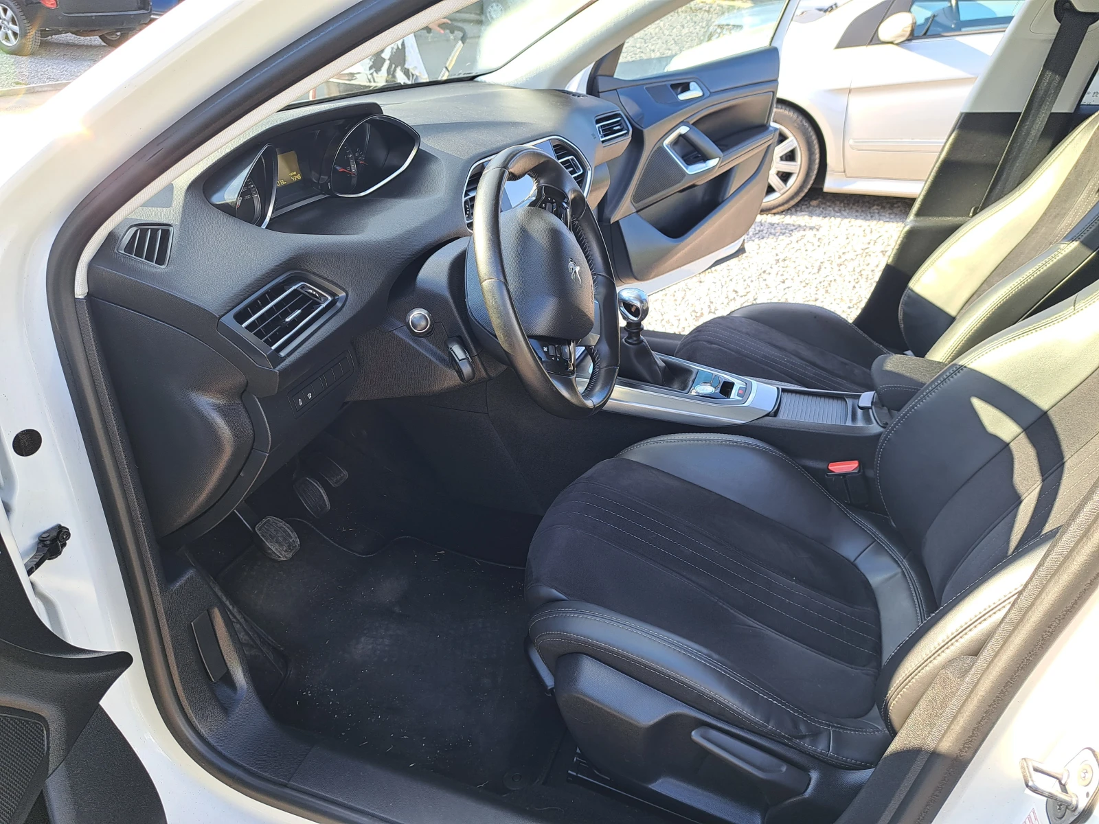 Peugeot 308 1.6  HDI 120 к.с, снимка 14 - Автомобили и джипове - 54323991