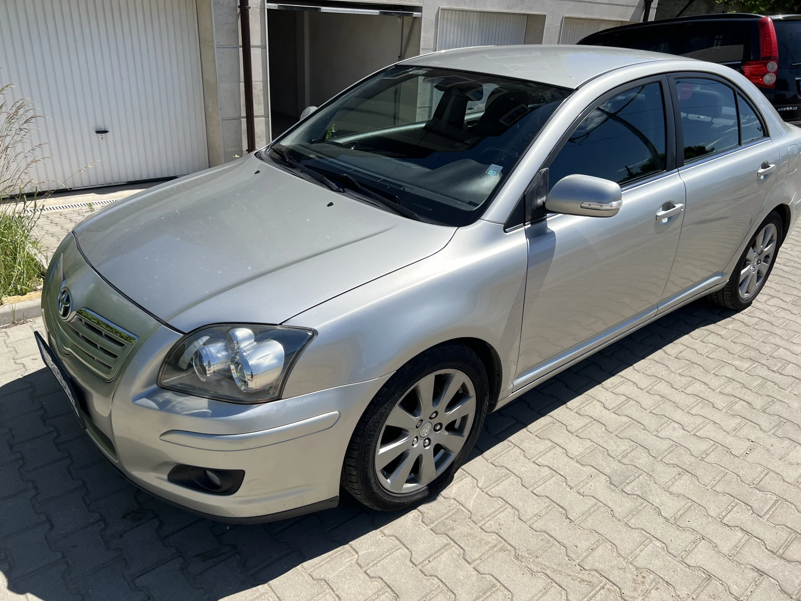 Toyota Avensis 2.2d4-d, снимка 2 - Автомобили и джипове - 54369487