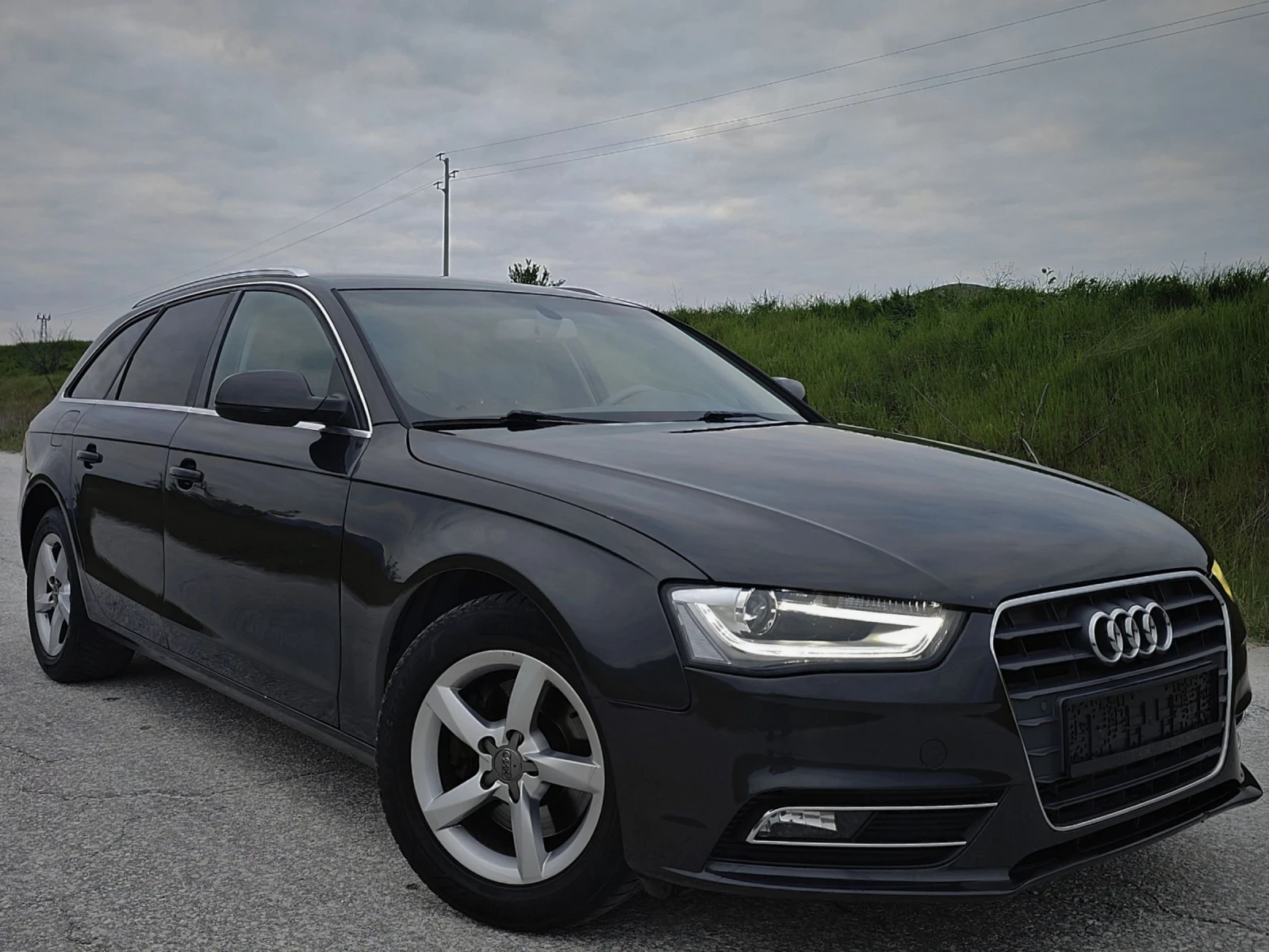 Audi A4 * FACE* EDITION* NAVI* LED* , снимка 2 - Автомобили и джипове - 54383818
