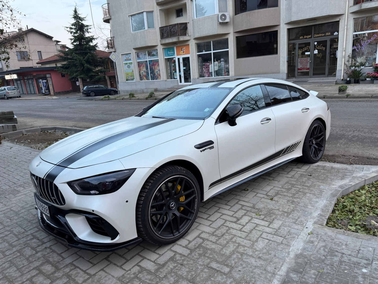 Mercedes-Benz GT 63s, снимка 4 - Автомобили и джипове - 54950876