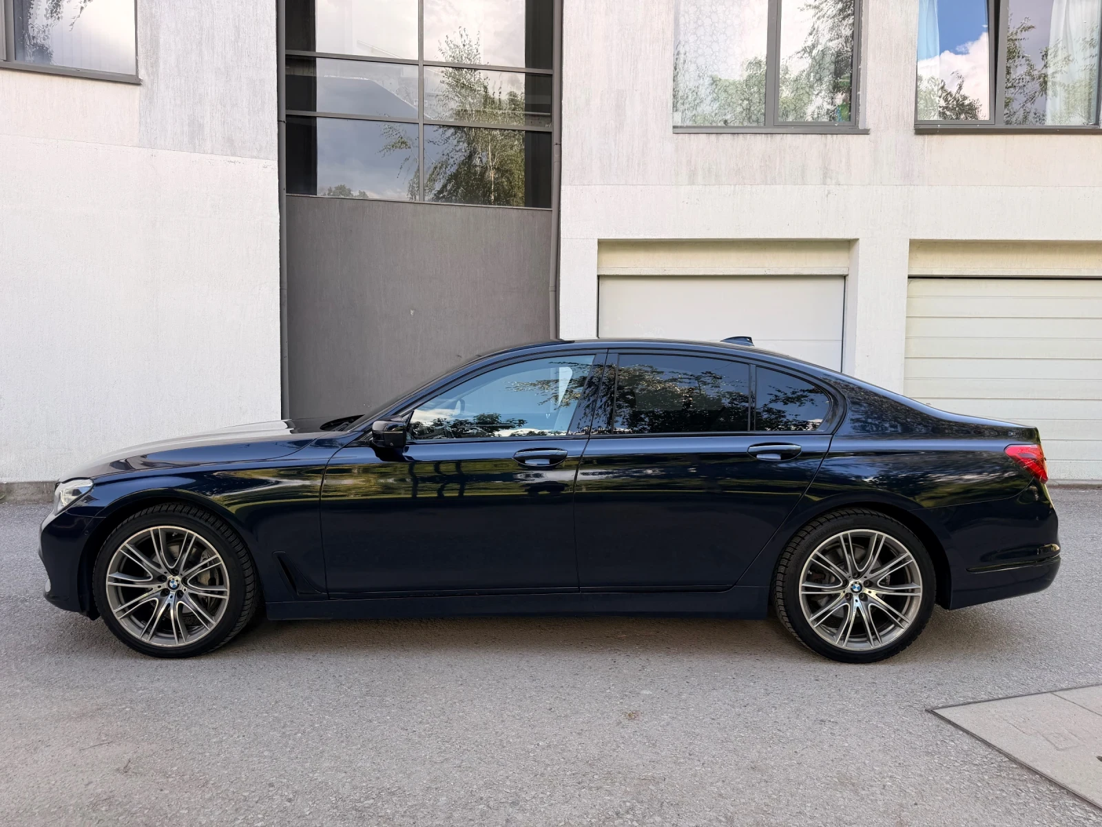 BMW 730 d / X-DRIVE, снимка 4 - Автомобили и джипове - 55450629