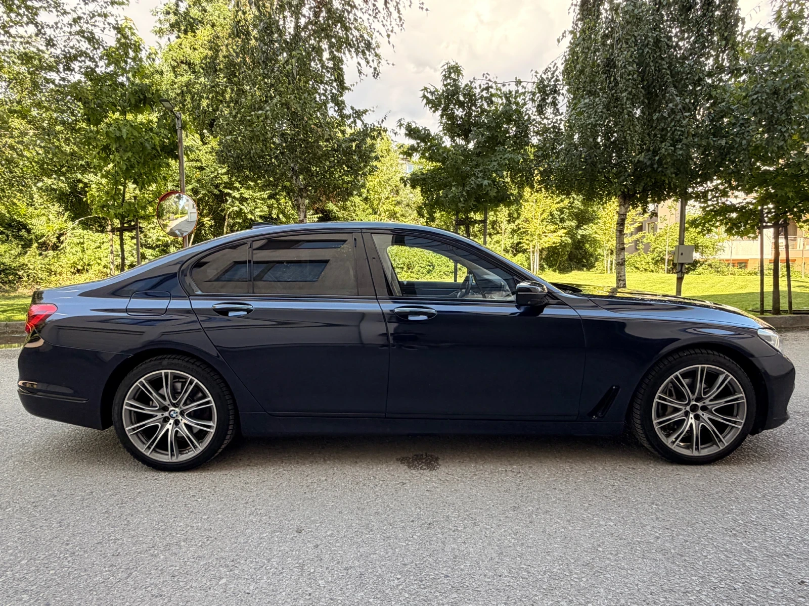 BMW 730 d / X-DRIVE, снимка 8 - Автомобили и джипове - 55450629