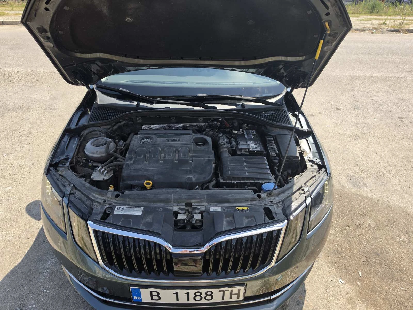 Skoda Octavia, снимка 6 - Автомобили и джипове - 55783714