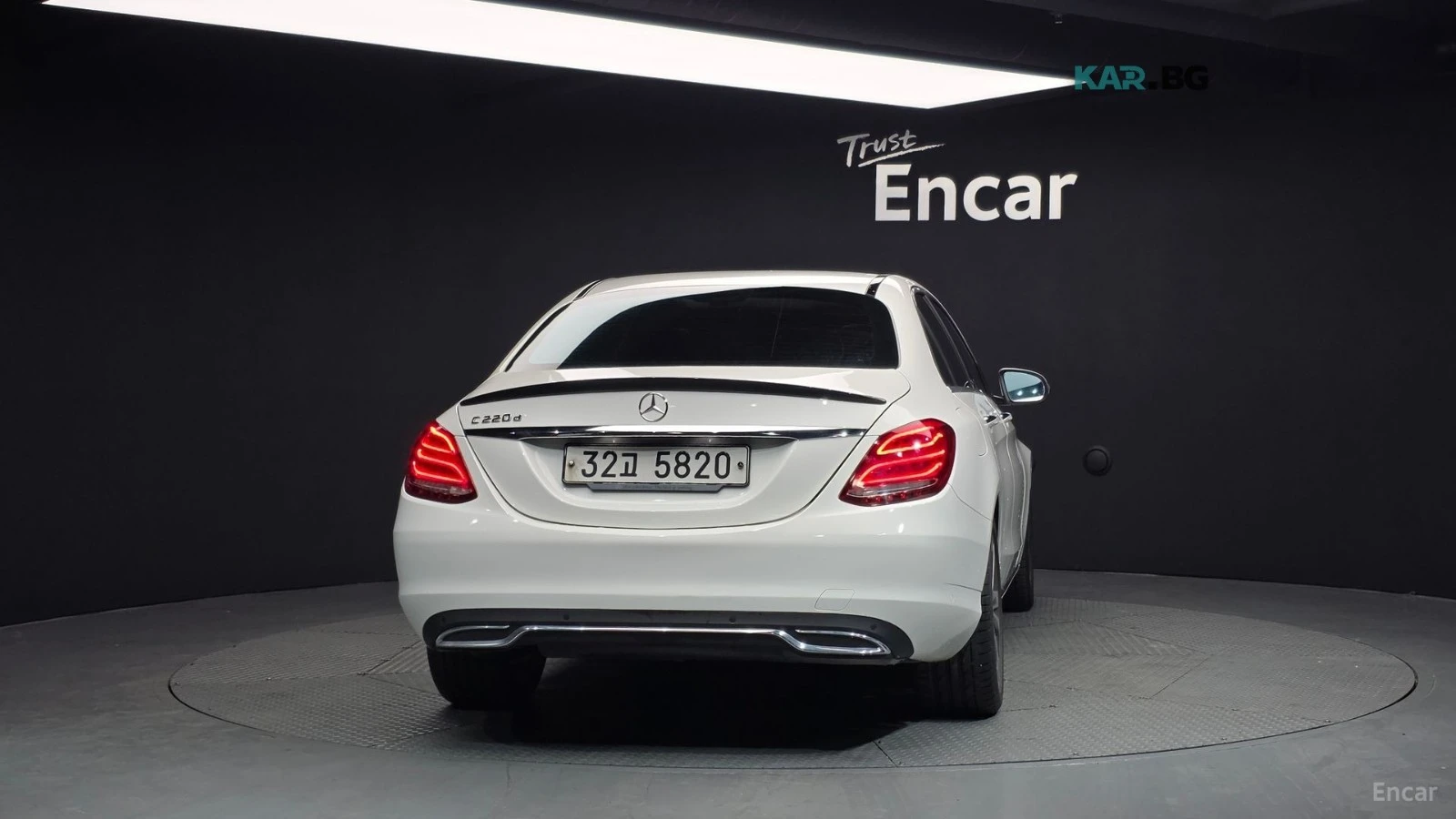 Mercedes-Benz C 220 DIESEL* AVANTGARDE* ПОДГРЕВ* ПАНО* НАВИ* КАМЕРИ* , снимка 4 - Автомобили и джипове - 55792226