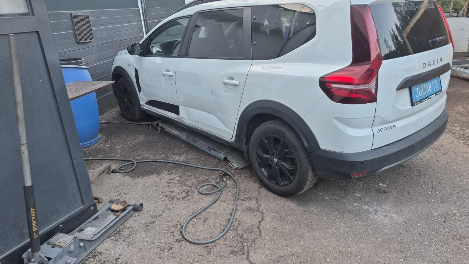 Dacia Jogger 1.0 Turbo 110 Конски сили 7 Местна , снимка 2 - Автомобили и джипове - 56036236