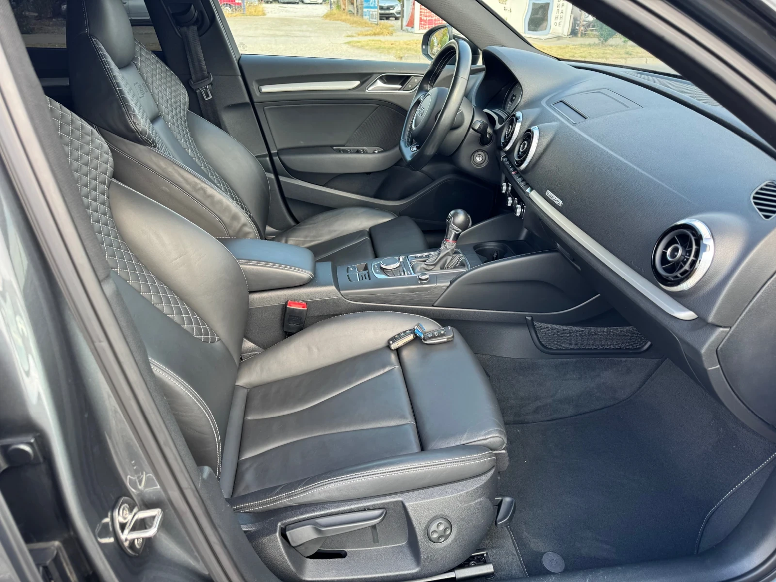 Audi S3 2.0 Turbo S3 DSG Quattro , снимка 8 - Автомобили и джипове - 56141762