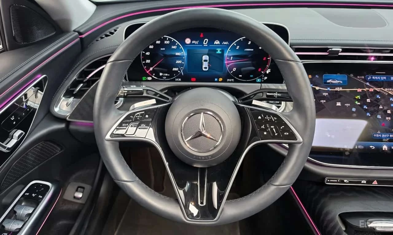 Mercedes-Benz E 220 d 4MATIC Exclusive /ОБДУХВАНЕ/360/ДИСТРОНИK, снимка 14 - Автомобили и джипове - 56239162