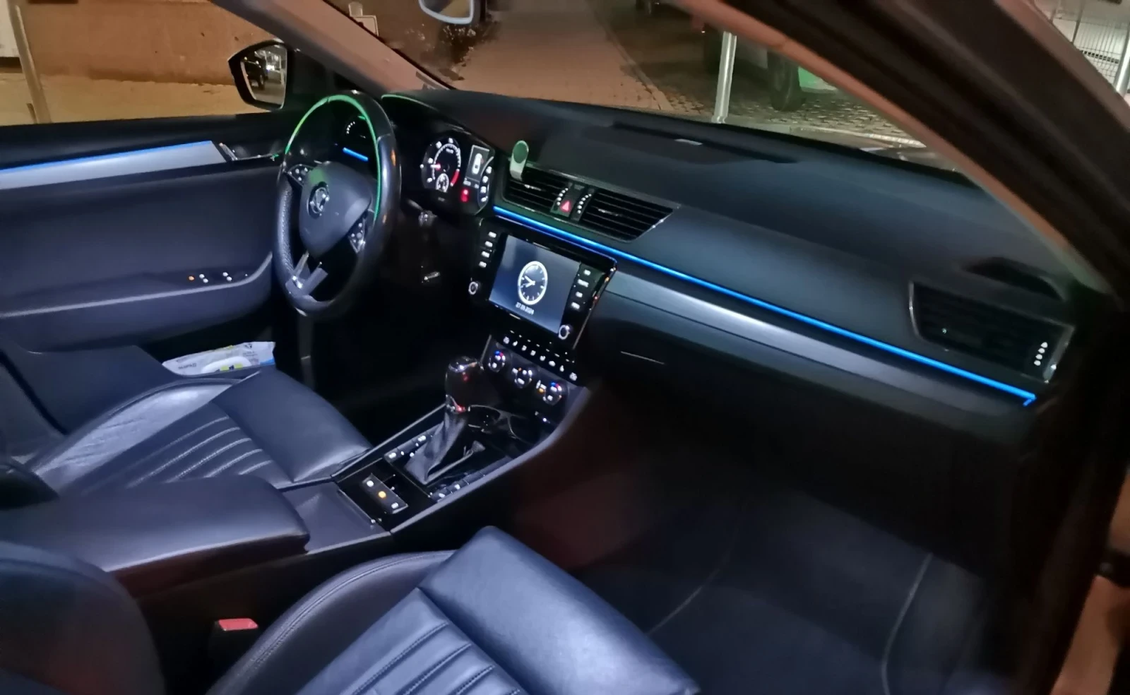 Skoda Superb 2.0TDI* 190HP ЕURO 6, снимка 13 - Автомобили и джипове - 56245385